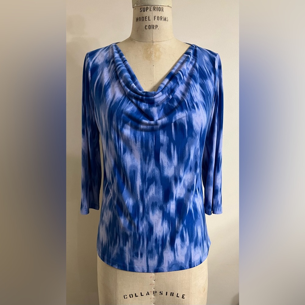 Chico’s Tie Dye Printed Drape Neck 3/4 Sleeve Knit Top Size 1
